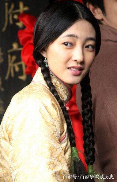 电影《西游伏妖篇》中王丽坤饰演蜘蛛精戚秦氏,从前柔柔弱弱,楚楚可怜