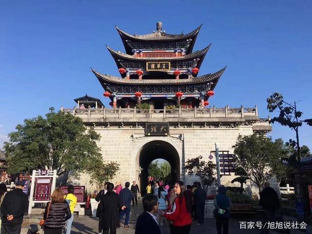 大理：辱骂游客“穷鬼”的“红衣姐”道歉了，对不起，不接受！