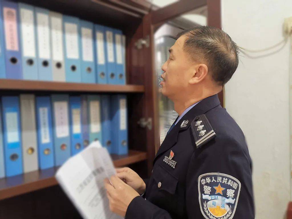 洪都监狱创新推出减刑假释案件审核审查要件清单