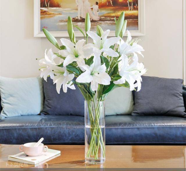 家庭插百合花一般适合什么样的花瓶 5类花瓶图片欣赏 生活 鲜花 玻璃