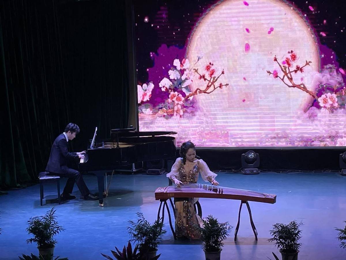 的古筝协奏曲《云裳诉》正是表达了唐玄宗与杨贵妃的凄美爱情流传千古