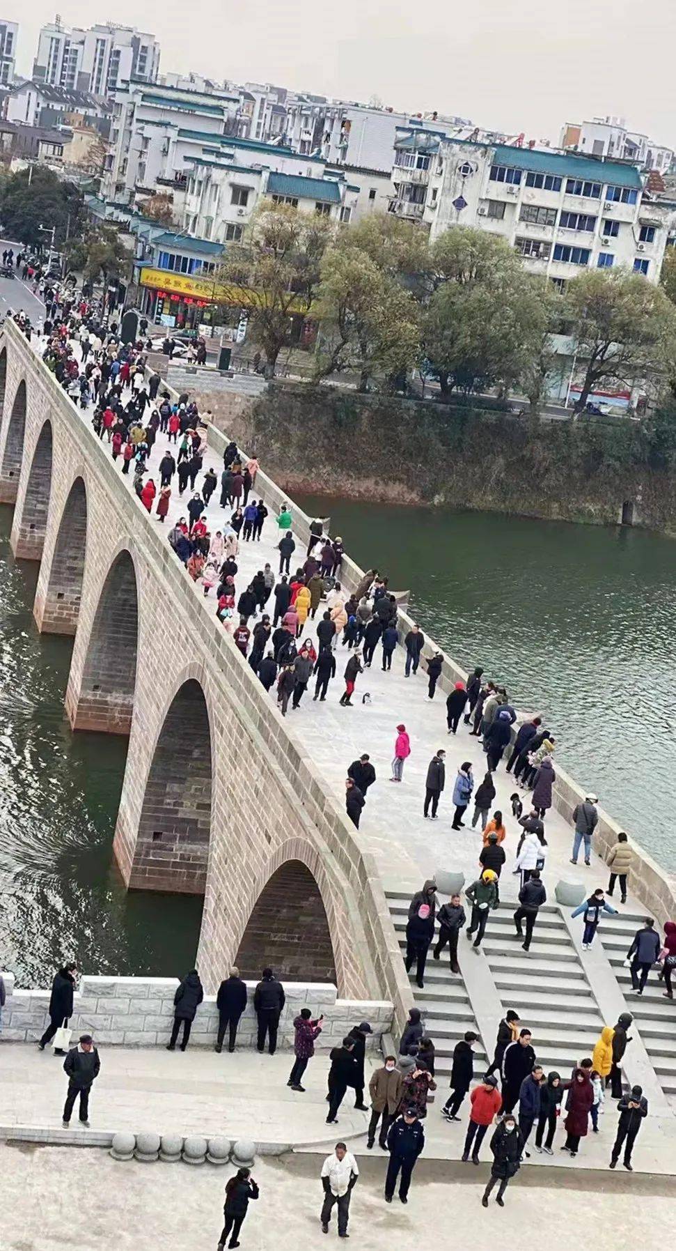 今天屯溪老大橋正式通行