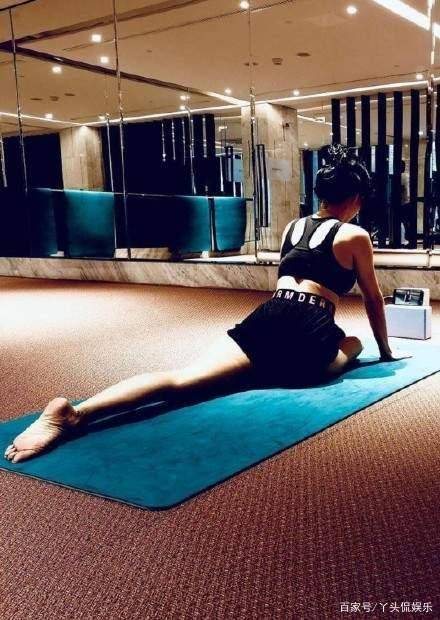 41岁张柏芝现身健身房晨练,自拍秀身材凹凸曲线,美若18岁少女_电影