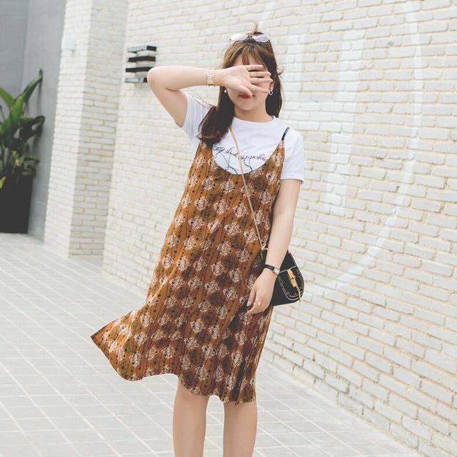 微胖女生怎么穿吊带裙不显胖 17dde24525054bd3bea407818e660540.jpeg