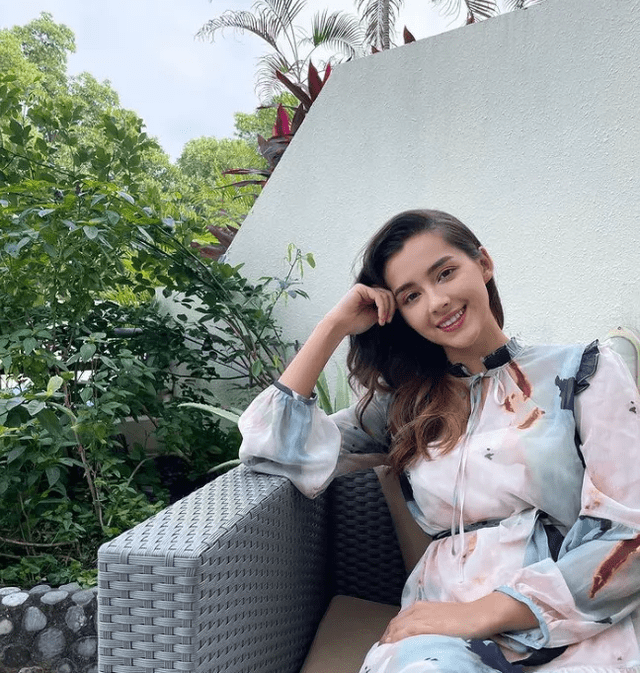 拒绝身材焦虑:"最胖港姐"用身材告诉你,微胖也可以做港姐_身体_谢嘉怡