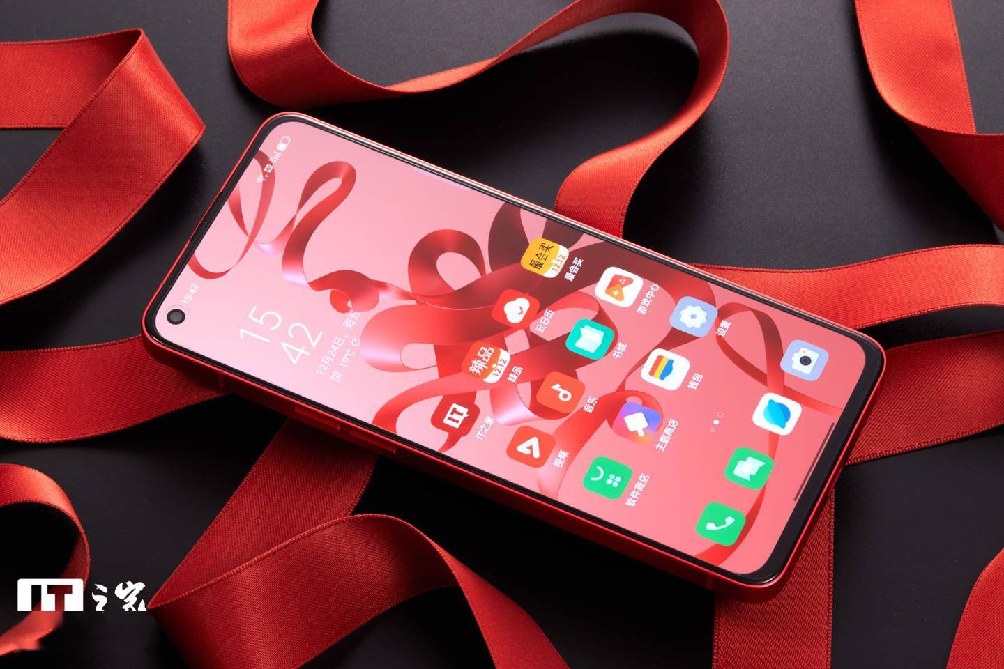 手机|【IT之家开箱】OPPO Reno7 新年版图赏