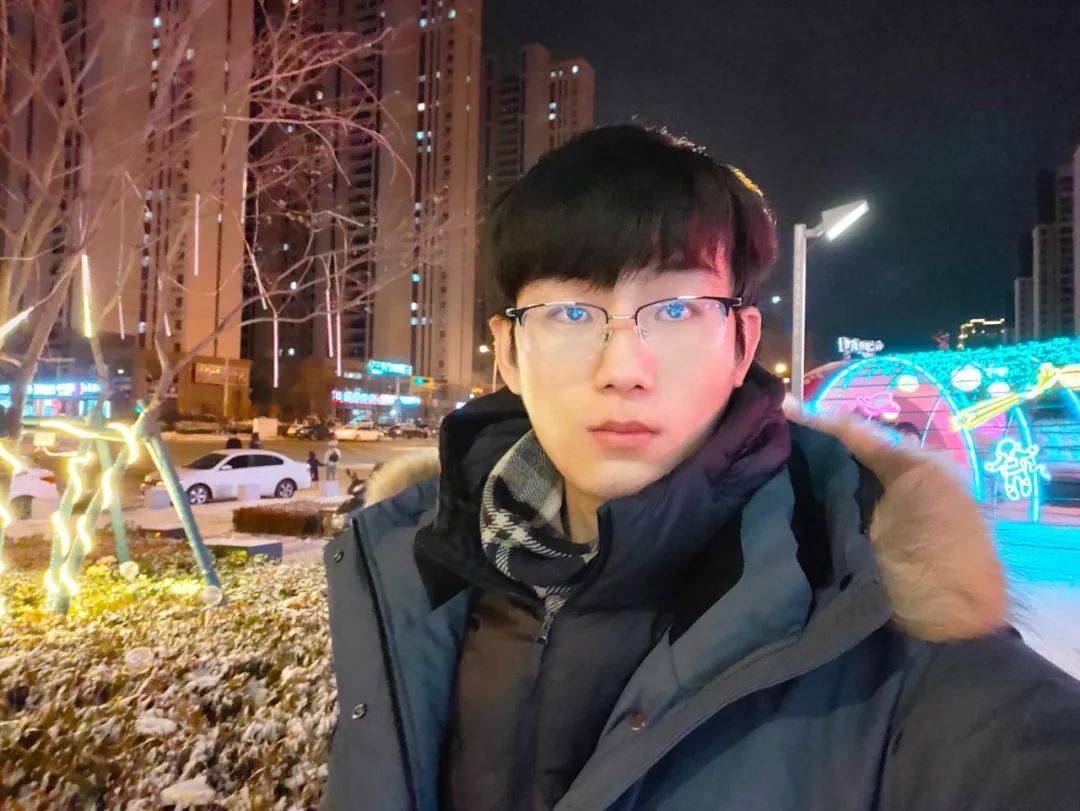 材质|今年最后一款红色手机，过分美丽