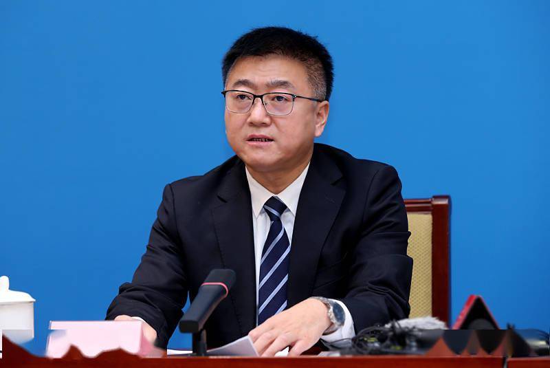 会上,青海省教育厅党组成员,副厅长梅岩介绍了青海省对口支援省部共建