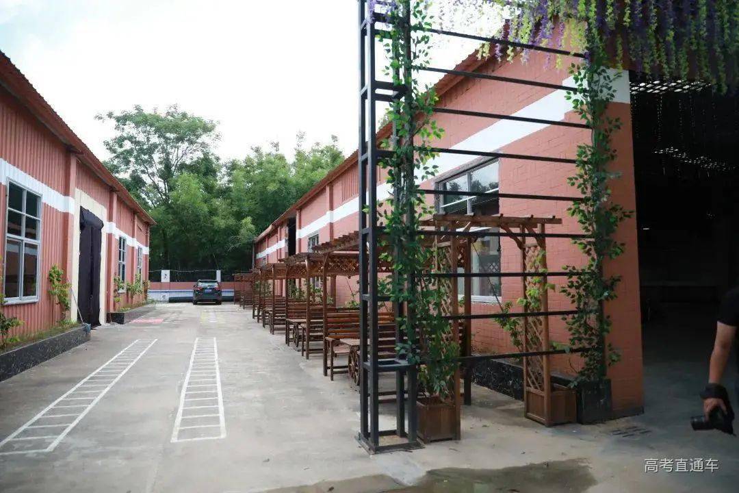 全国最好的大学校园一角 c22f11403c66461a9153faf12132f28c.jpeg