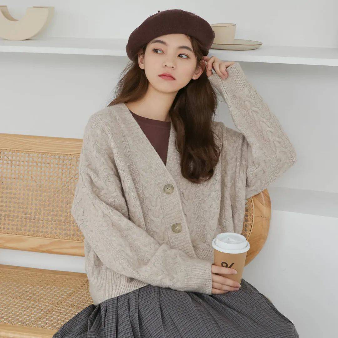 同款毛衣两件一起穿 e733dcc62d4c4e96aab437629630bae8.jpeg