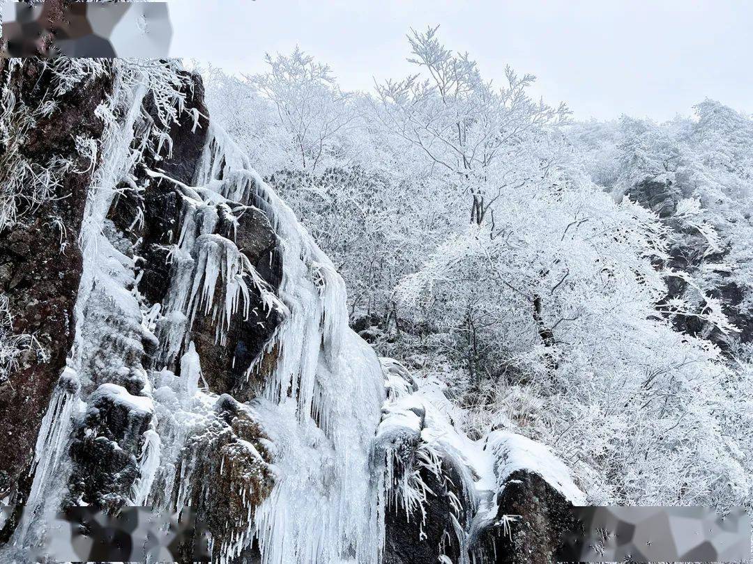 明月山雪景图片