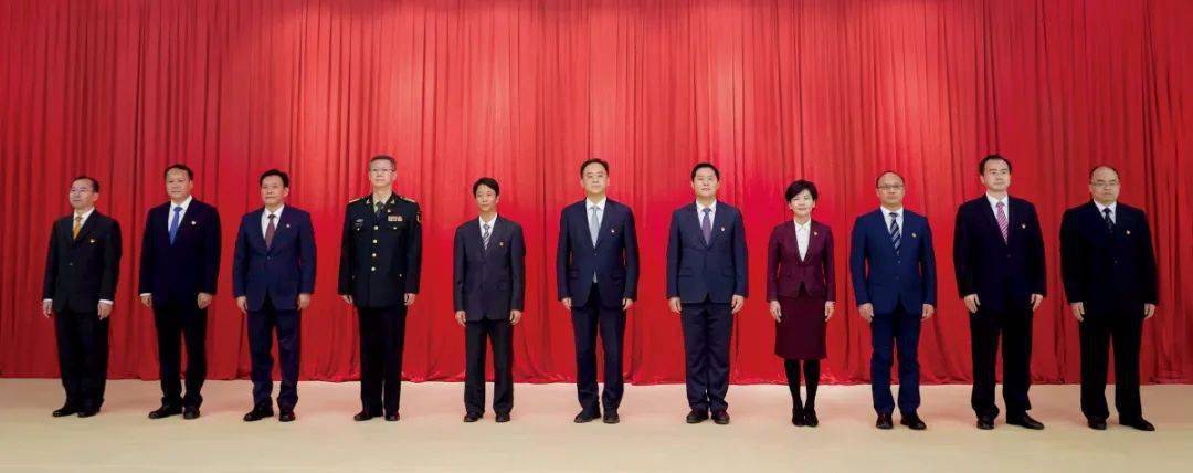 新一届潮州市委常委与记者见面附简历