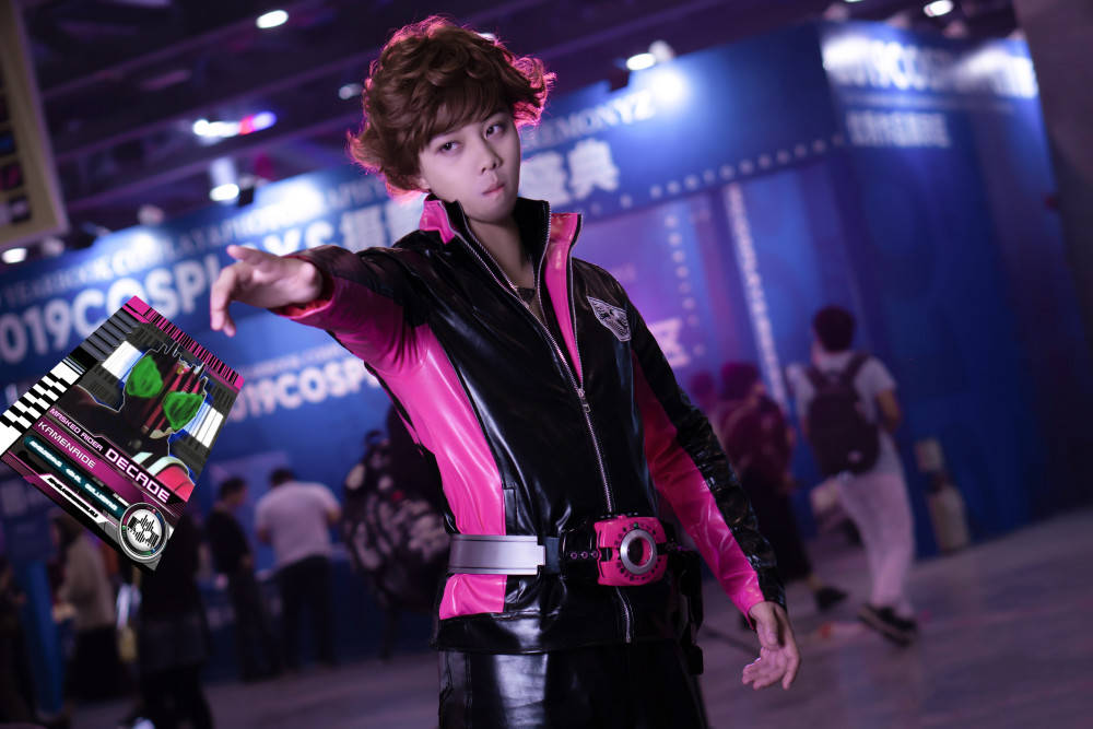 假面骑士帝骑的cosplay有暗黑版的还有女版的