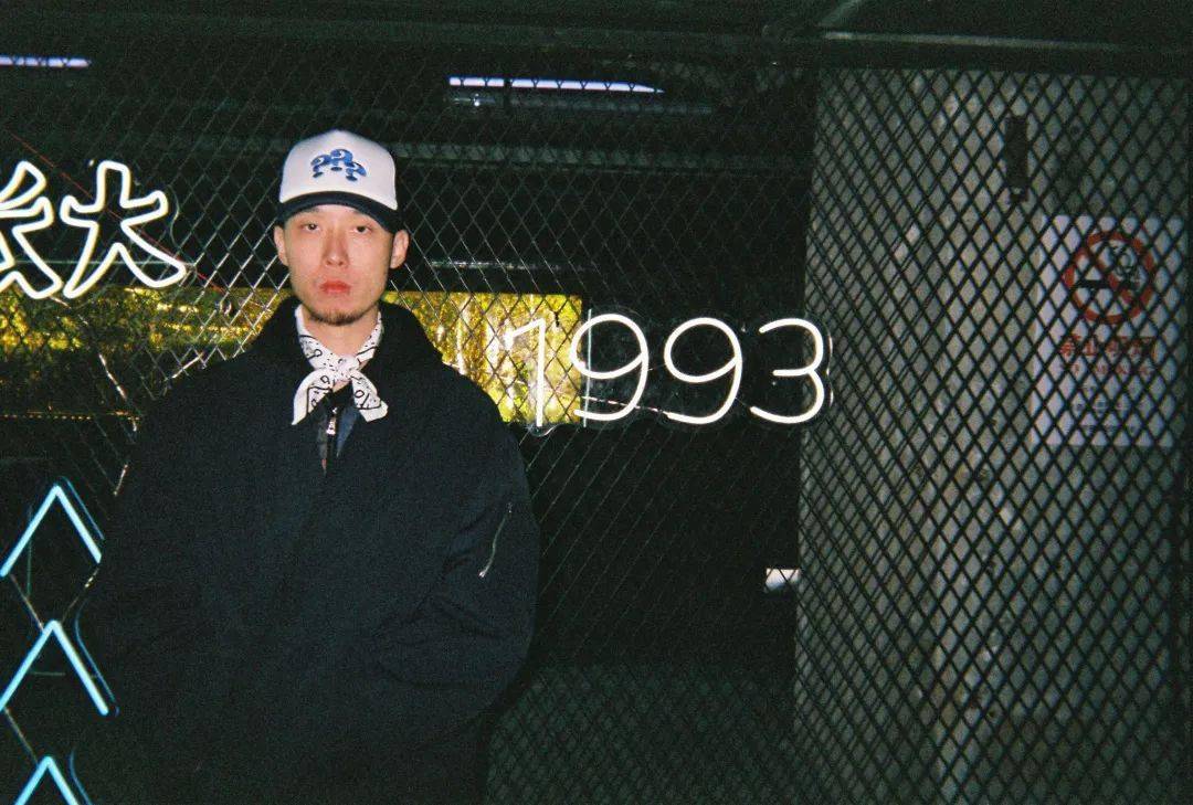 直火帮成员用胶片相机记录新专辑主题展览的幕后故事manualexposure