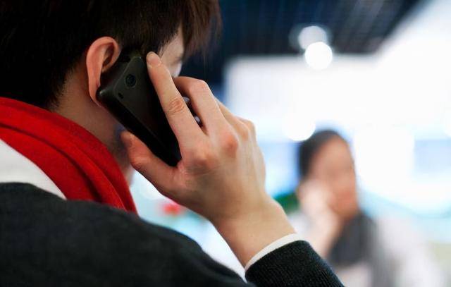 手机连续收到骚扰电话接了又不说话