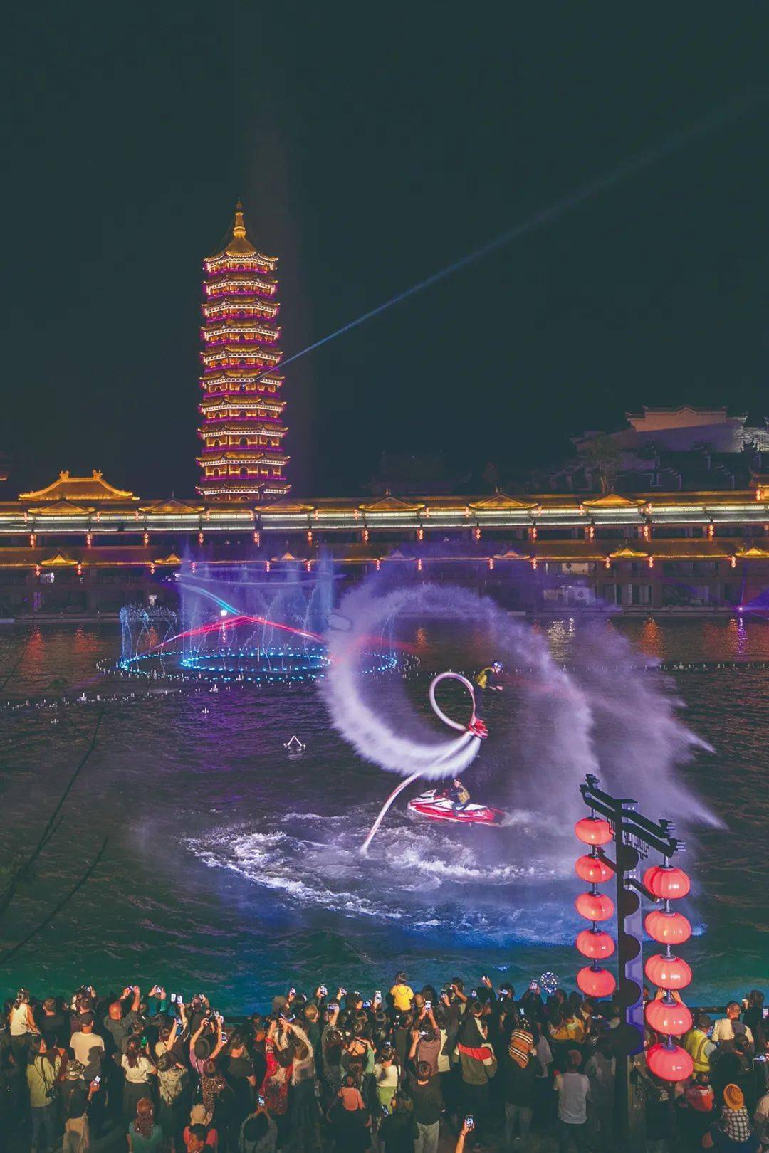 文旅赋能夜经济长兴太湖龙之梦乐园越夜越美丽