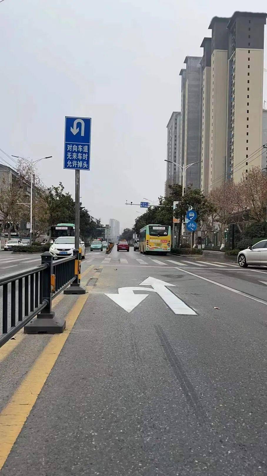 北京东路新增三处掉头点,具体在…_路口_荆康_斑马线