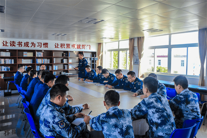 换羽高飞争一流东部战区空军某旅结合新机换装任务学习贯彻十九届六中