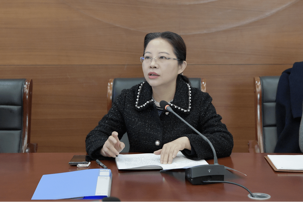 教育筑牢防线02清风护航成长02市妇联开展年轻干部