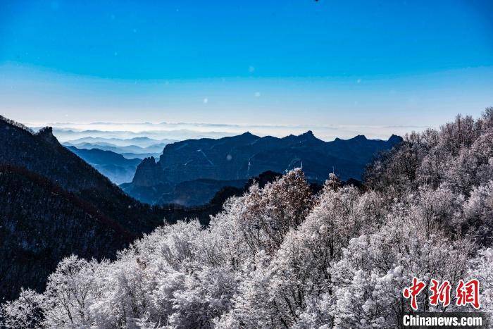 飞絮|航拍放晴后的太行山雪景美如画