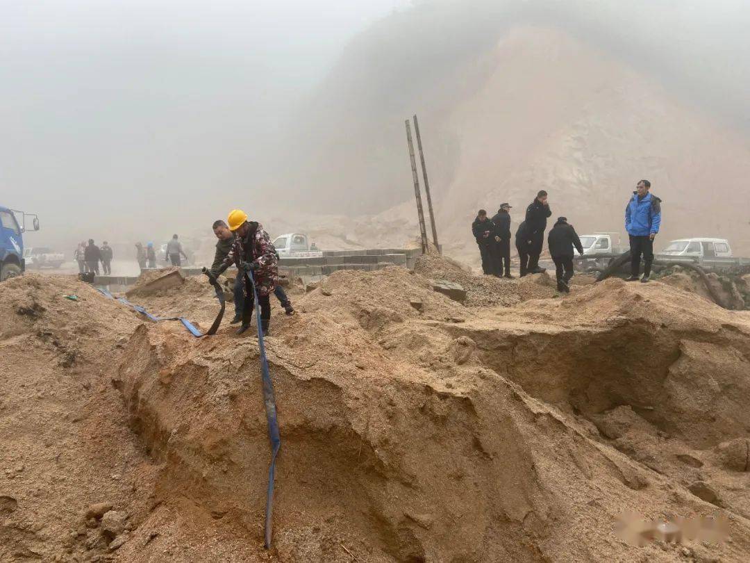 恭城67莲花镇严厉打击非法采砂行为