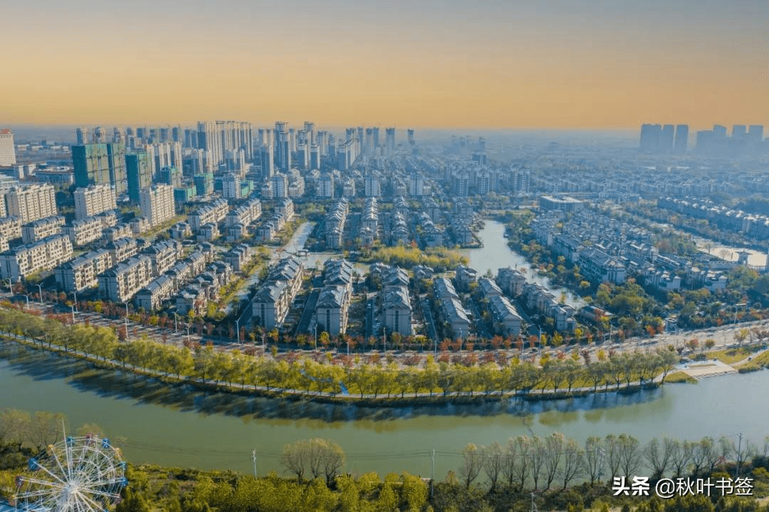 邳州大美沙溝湖走秀紅楓園運河早晨天空之境秋到紅楓園大美邳州繁忙大