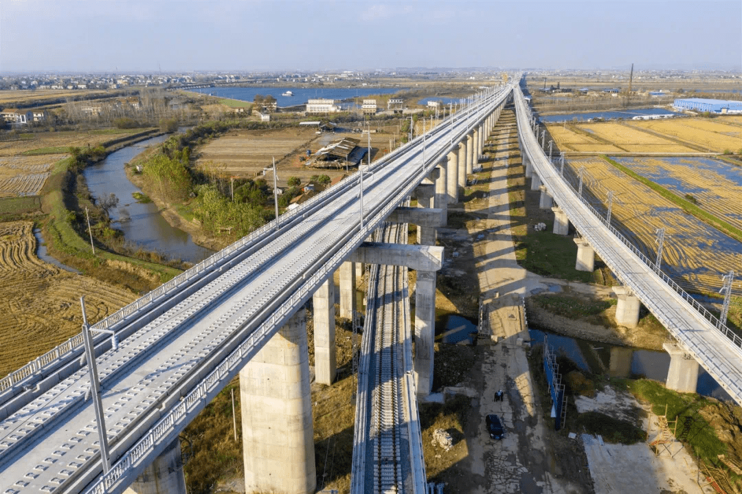 湖北省黄梅县迈入"高铁时代"_京港_九段_铁路