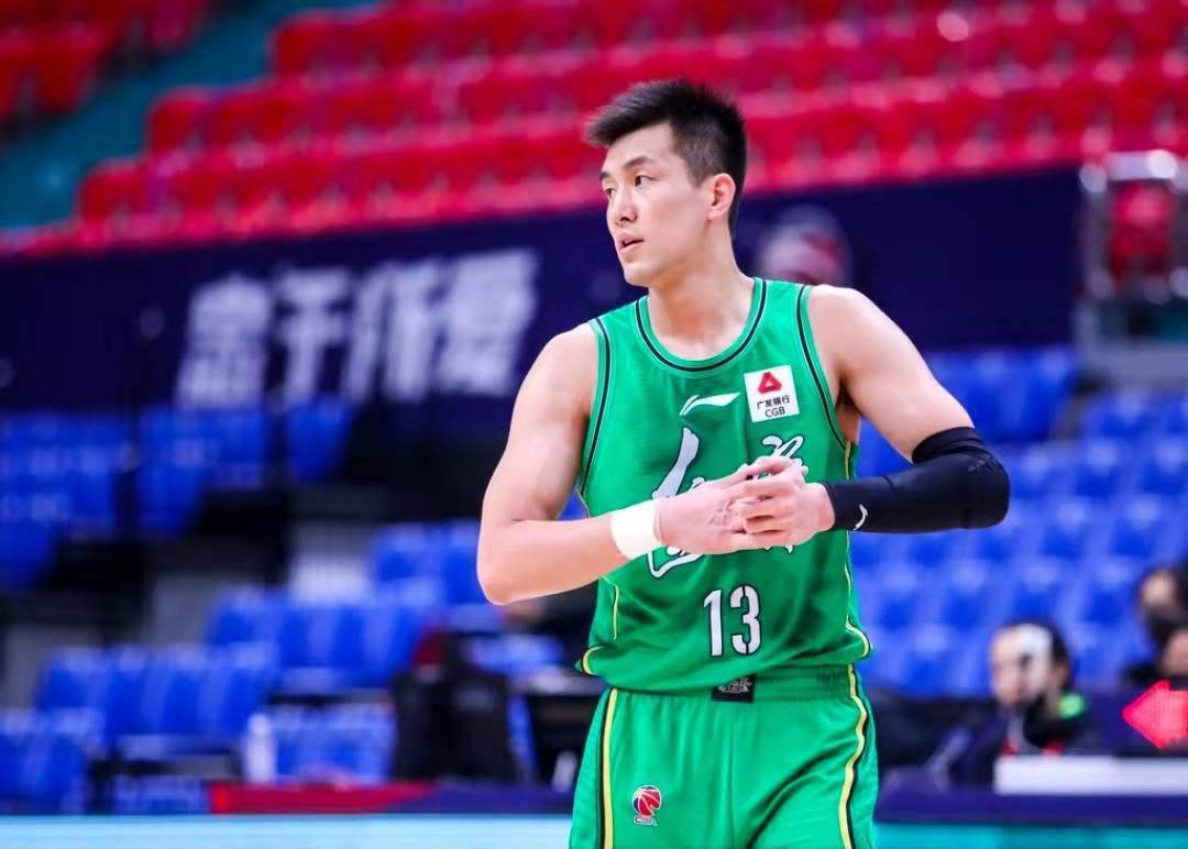 侄子|冷靜！郭艾倫防守違體被罰下，漂亮！大侄子胯下傳球，助攻韓德君