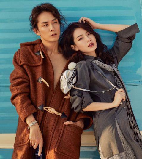 戚薇终于放下李承铉出来接戏了,看到新剧主角阵容,这波稳了_张若昀