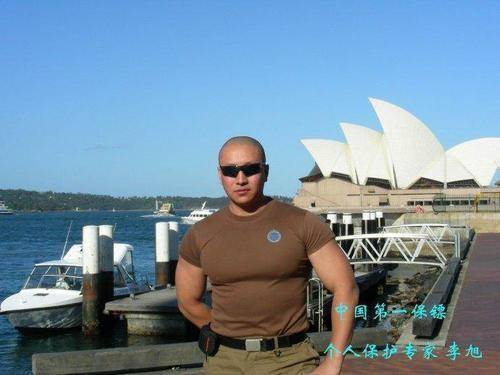 出身武术世家的保镖李旭时薪高达28万能用筷子穿透3毫米钢板