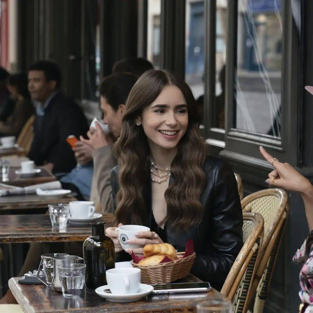 the|巴黎版《小时代5》开播被狂嘲，伪法式穿搭太辣眼，“最美星二代”的脸也撑不住？