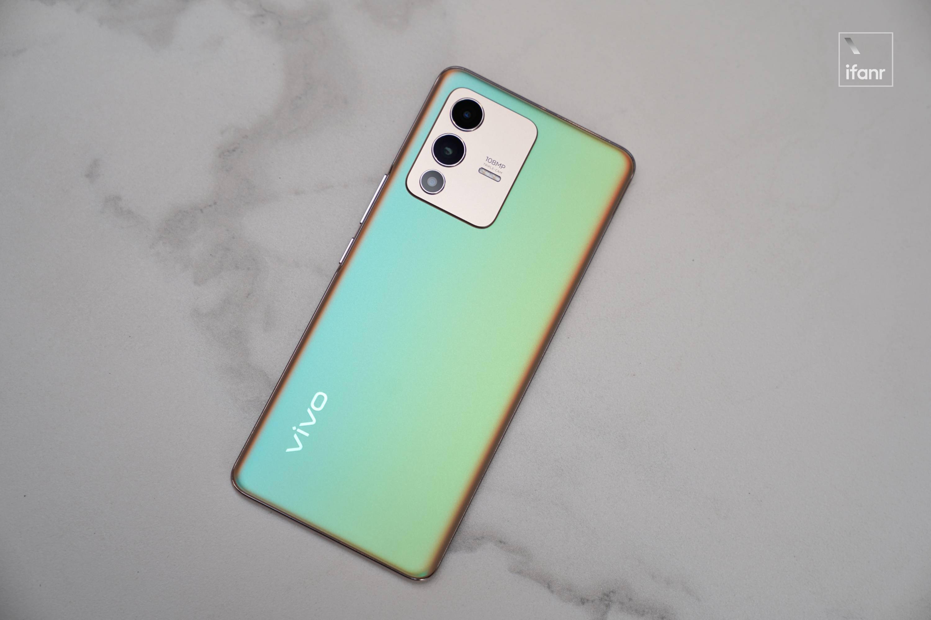 vivos12pro机身设计图片