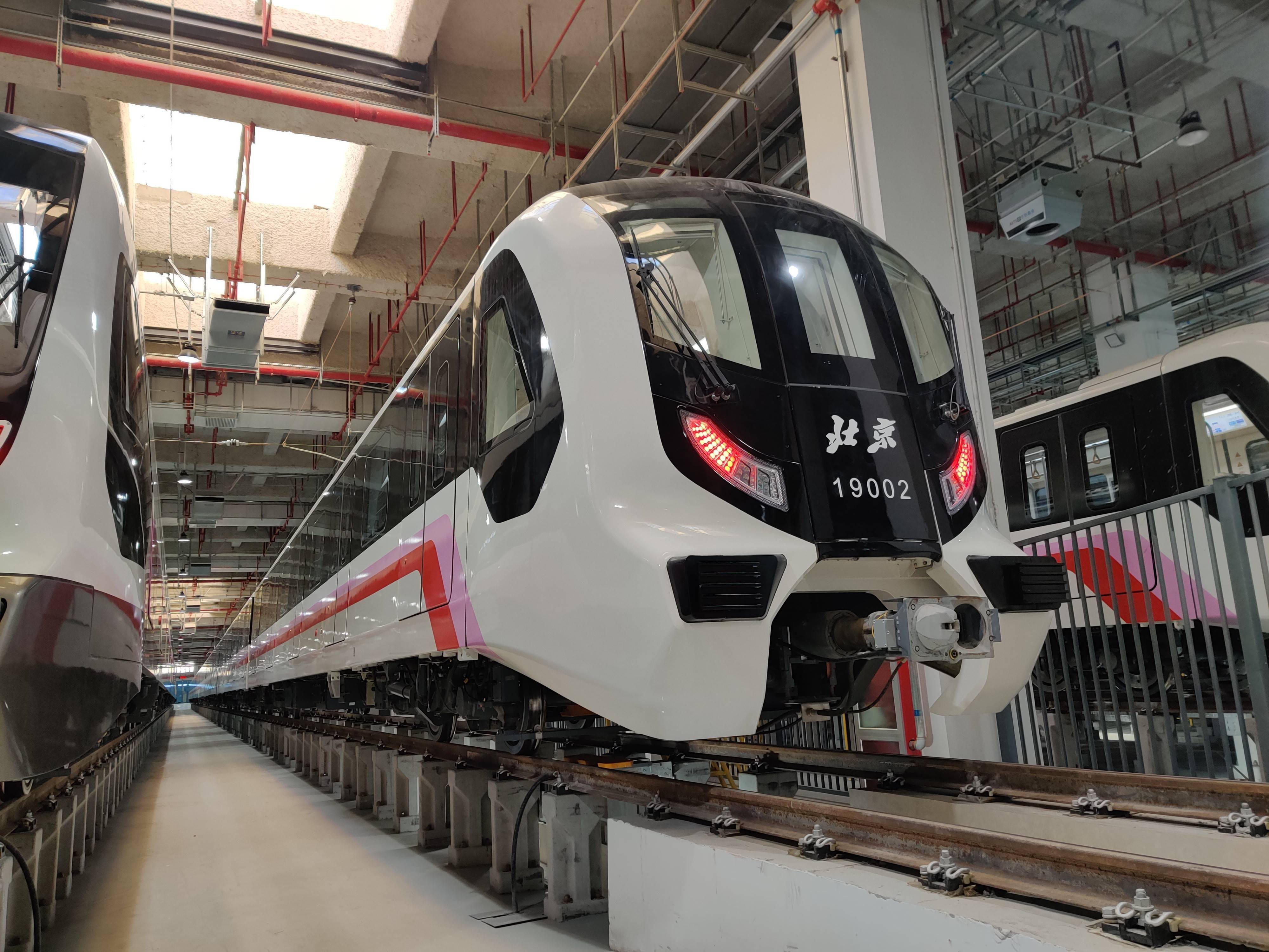 北京地铁19号线虎鲸号为啥能跑这么快一线工程师揭秘