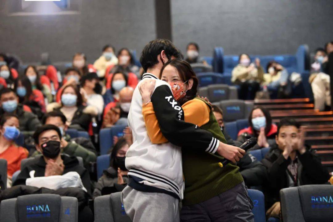 舅舅|这部温暖大片,让艺绽观众在感动和拥抱中度过跨年夜