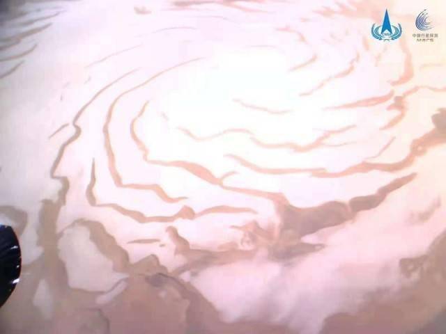 图像|天问一号元旦传回高清美图 火星北极冰盖清晰可见