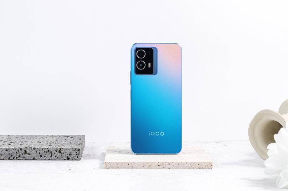 方面|iQOO U5 正式开售：5000mAh 电池 + 120Hz 屏，1299 元起