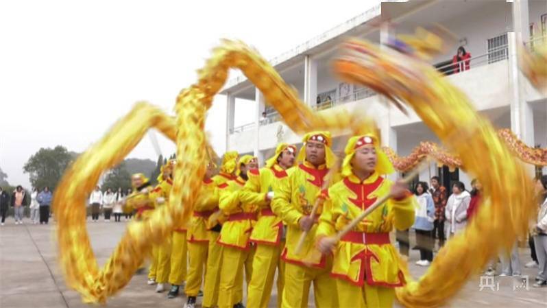 传统|传统文化迎新年 剪纸舞龙乐翻天