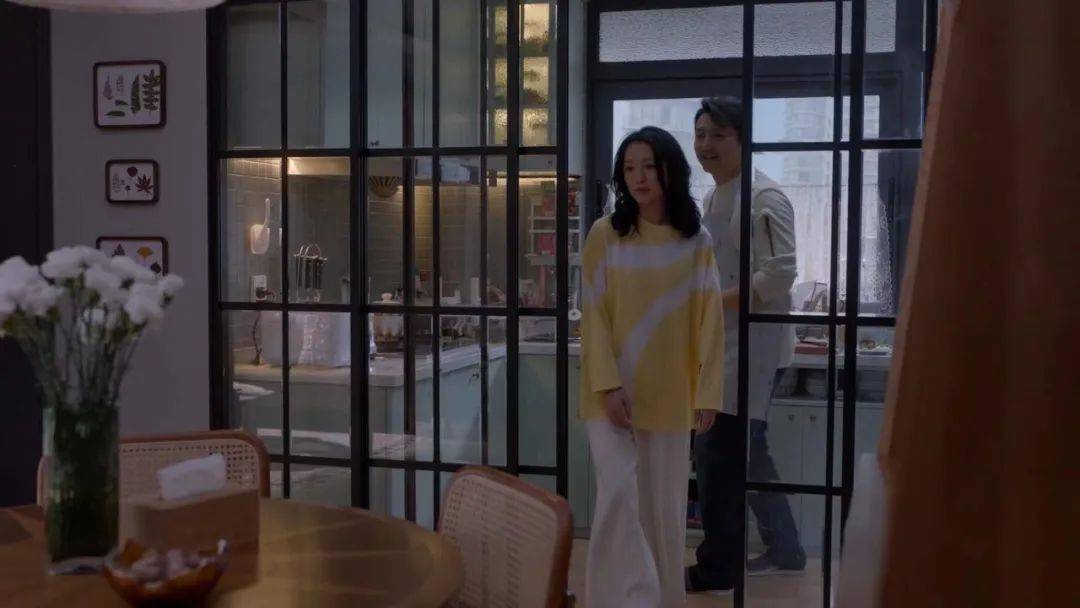 中年人|打开小敏家的衣橱，里头全是“断货王”