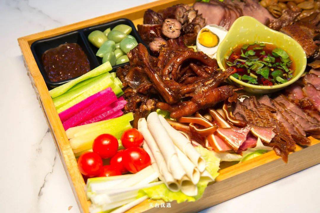 88元吃过瘾会爆汁会漏油超软糯的肥肠鸡还有网红无敌下酒菜你还不来整