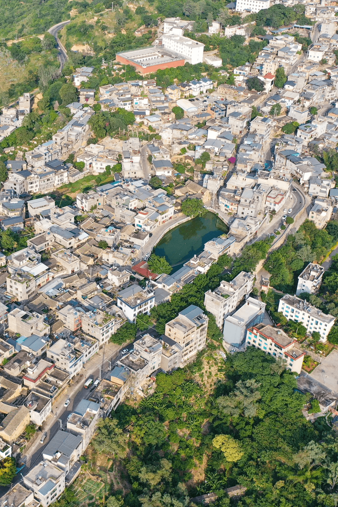 梯田故里,山城红河藏在哀牢山中的一块璞玉静静地伫立在山巅不管历史