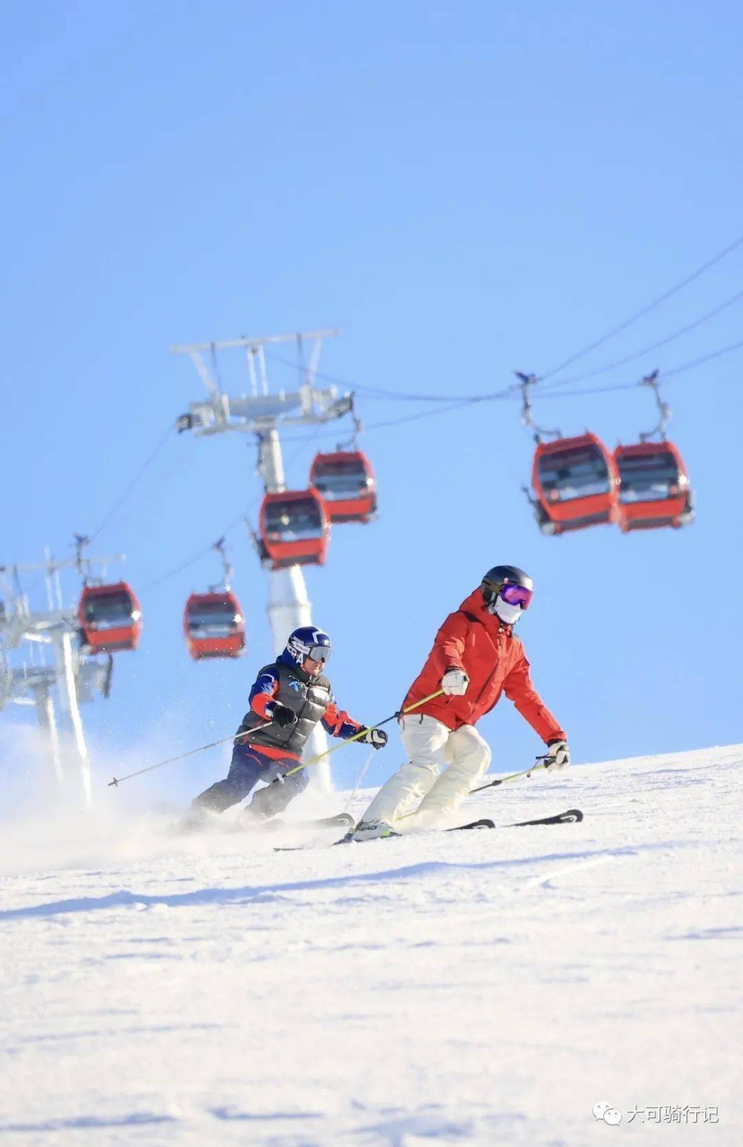 新疆滑雪圣地打卡记感受国内乃至亚洲雪场的天花板谈球吧体育(图8)