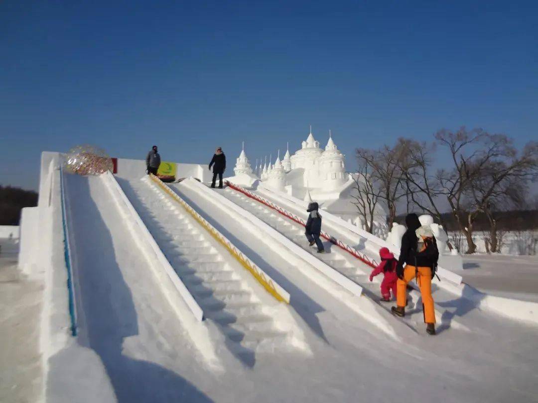 长春南湖公园滑雪圈图片