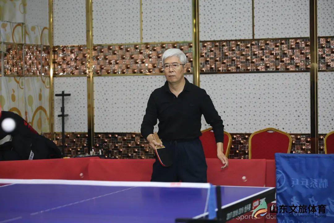 名乒乓球爱好者参与,原济南军区政委,中将张烈英等厅级领导也参与其中