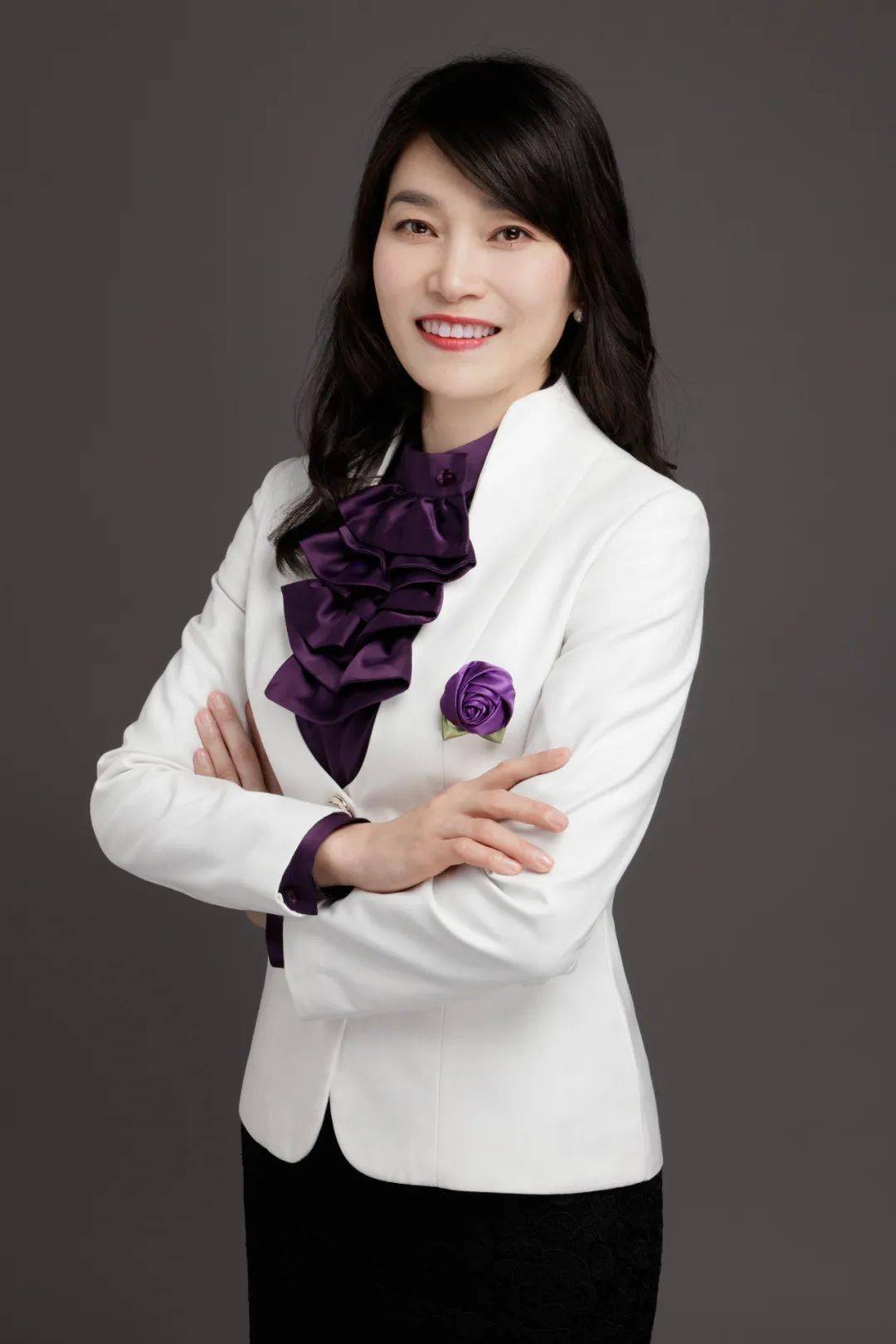 寻找最美教师两江新区云慧小学李艳尊重个性发展打造百花教育