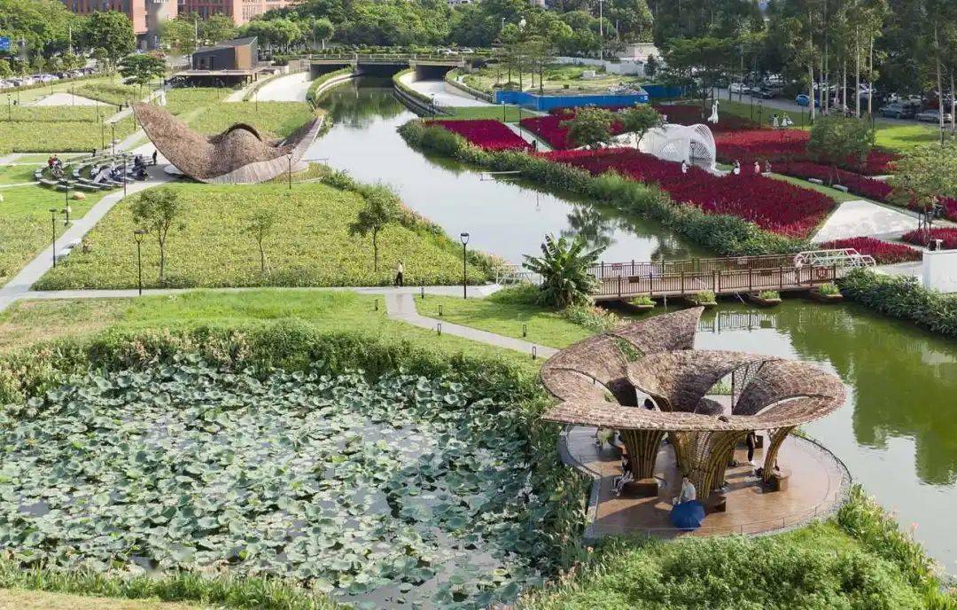 从长岐球场竹廊,到黄龙滨水竹廊,再到跹陌花田的