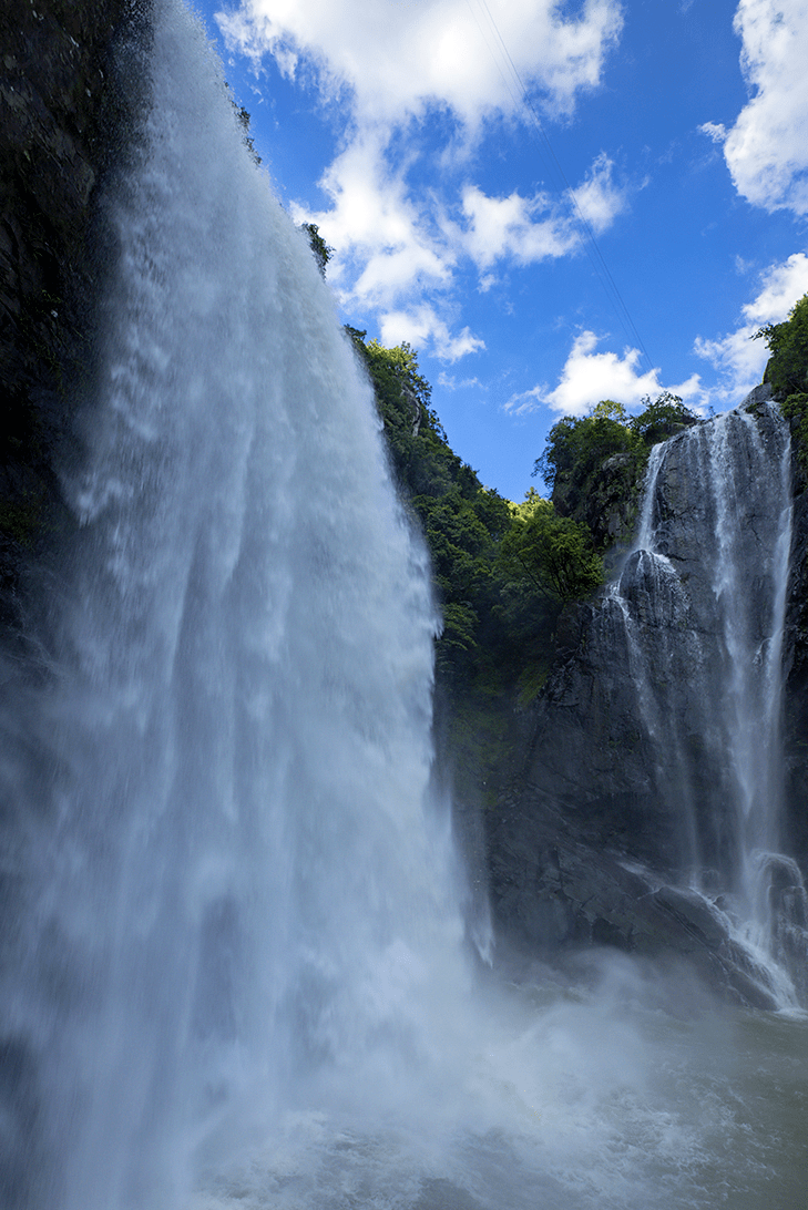 新度甜甜幼儿园转发九鲤飞瀑千里江山图取景地