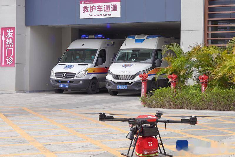 无人机携急救包施救深大附属华南医院开展智慧救援