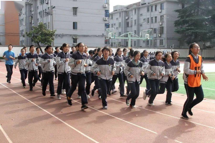 无锡江南中学校服图片图片