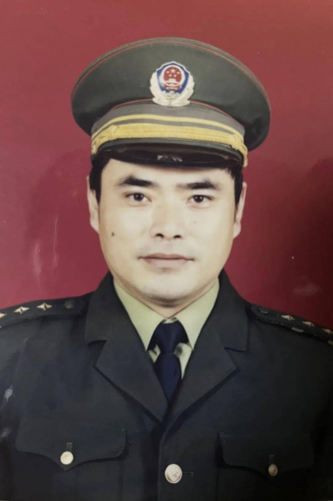 正式警察警服什么样子 2ec8046ba63f4364b41d109eb645e5c8.jpeg