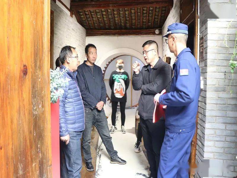 巍山县县委书记丁洪涛深入古城调研指导消防工作